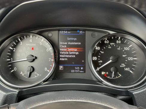 Used 2019 Nissan Rogue SV FWD image 34