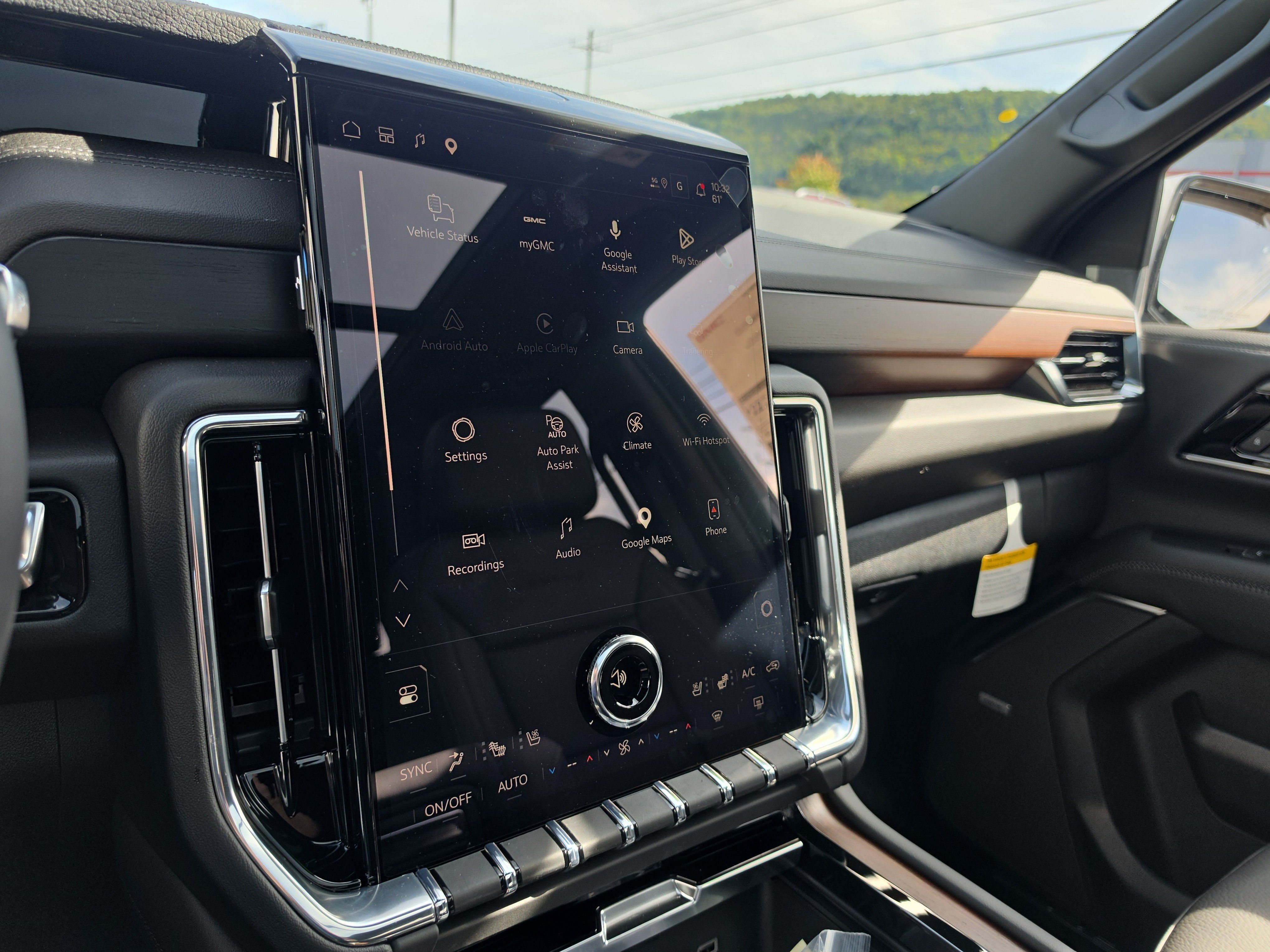 New 2026 GMC Yukon Denali w/ Advanced Technology Package AWD/4WD image 27