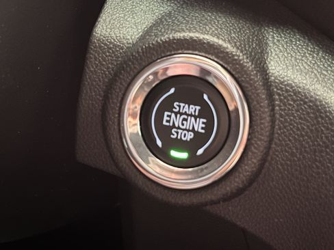 Used 2023 Chevrolet TrailBlazer RS FWD image 33