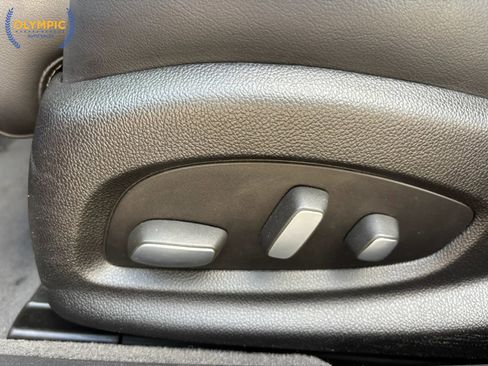 Used 2013 Cadillac XTS Premium image 34