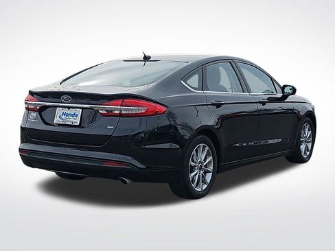 Used 2017 Ford Fusion SE w/ Fusion SE Technology Package image 6