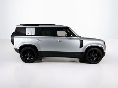 Used 2023 Land Rover Defender 110 SE AWD/4WD image 6