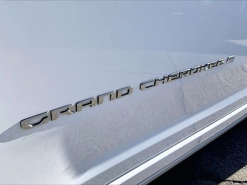 Used 2023 Jeep Grand Cherokee L Overland w/ Advanced Protech Group III image 30