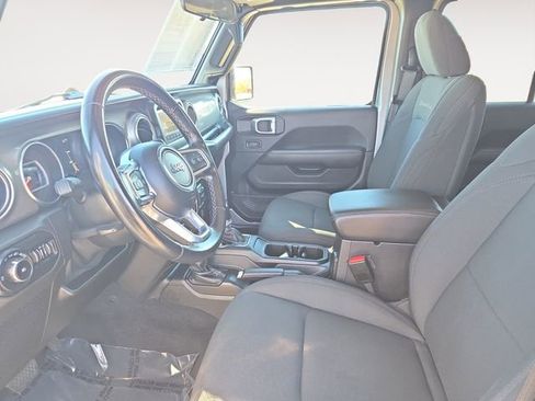 Used 2021 Jeep Wrangler Unlimited Sahara image 9