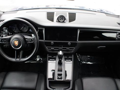 Used 2022 Porsche Macan Base image 16