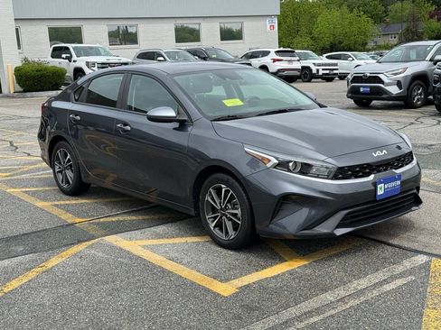 Used 2023 Kia Forte LXS FWD image 8