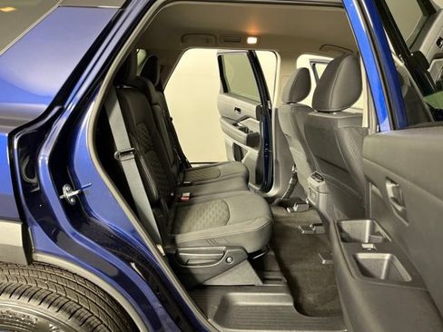 Used 2025 Nissan Pathfinder SV FWD image 48