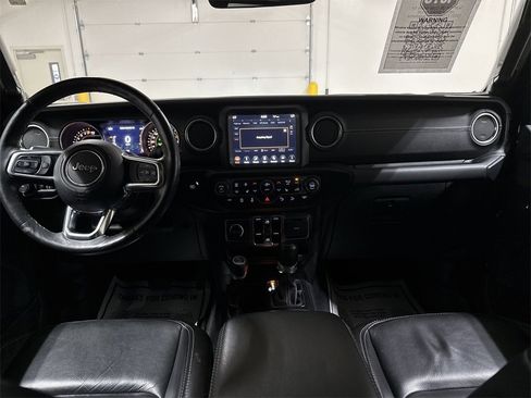 Used 2019 Jeep Wrangler Unlimited Sahara image 10
