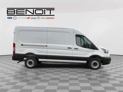 New 2026 Ford Transit 250 148 Medium Roof RWD image 4