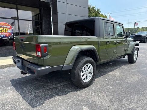 Used 2023 Jeep Gladiator Sport AWD/4WD image 27
