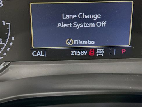 Used 2025 Cadillac XT6 Premium Luxury image 13