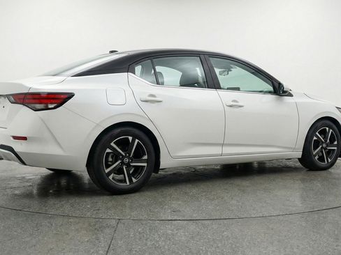 Used 2025 Nissan Sentra SV FWD image 9