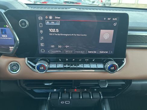 Used 2025 GMC Canyon AT4 image 27