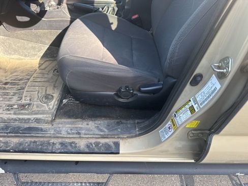 Used 2017 Toyota Tacoma TRD Sport w/ Tow Package (A/T) image 13