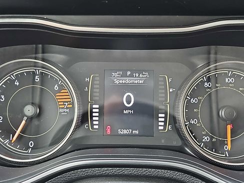 Used 2019 Jeep Cherokee Latitude Plus w/ Cold Weather Group image 20