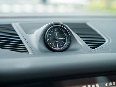 New 2026 Porsche Macan S image 17