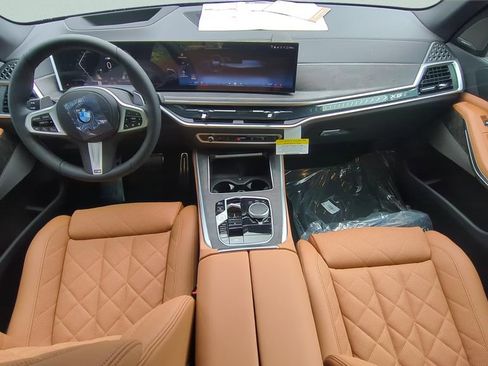 New 2026 BMW X5 xDrive40i w/ M Sport Package AWD/4WD image 11