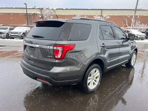 Used 2019 Ford Explorer XLT w/ Equipment Group 202A image 5
