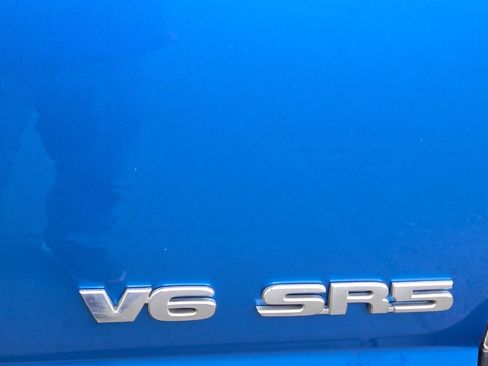 Used 2010 Toyota Tacoma V6 4x4 4dr Double Cab 5.0 ft S image 26