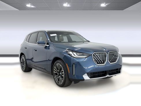 Used 2025 BMW X3 xDrive30i w/ Premium Package AWD/4WD image 7