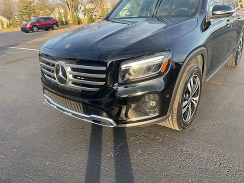 Used 2024 Mercedes-Benz GLB 250 4MATIC image 2