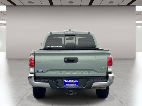 Used 2023 Toyota Tacoma TRD Off-Road AWD/4WD image 4