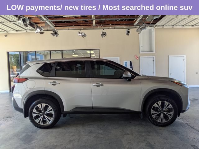 Used 2023 Nissan Rogue SV FWD image 3