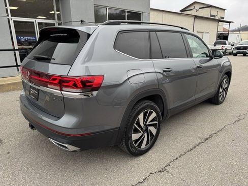 Used 2024 Volkswagen Atlas SE image 9