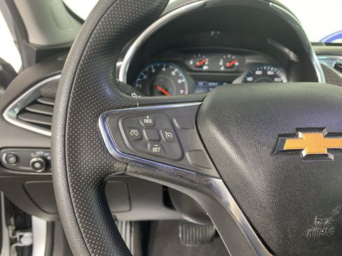 Used 2021 Chevrolet Malibu LT image 19