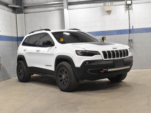 Used 2022 Jeep Cherokee Trailhawk AWD/4WD image 26