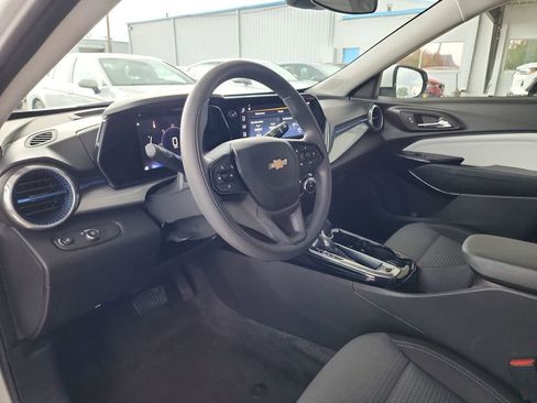 Certified 2024 Chevrolet Trax LT image 14