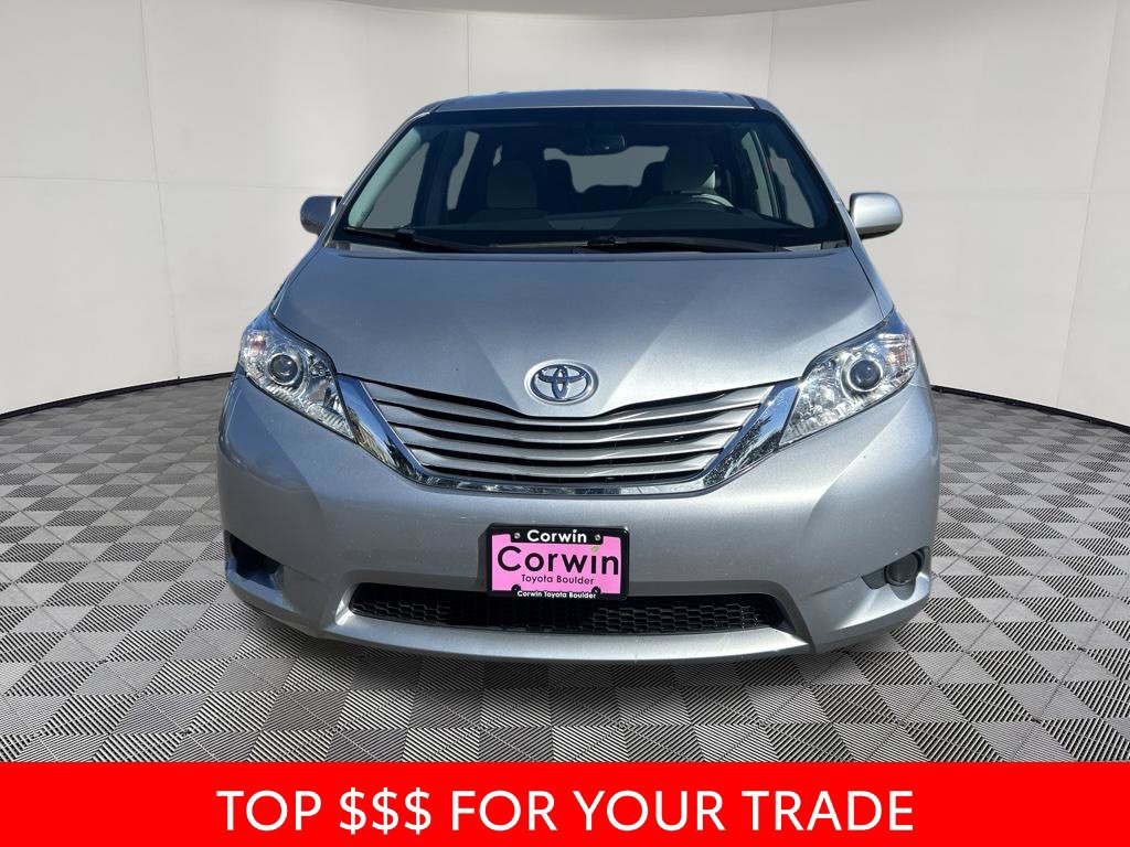 Used 2015 Toyota Sienna LE FWD image 2