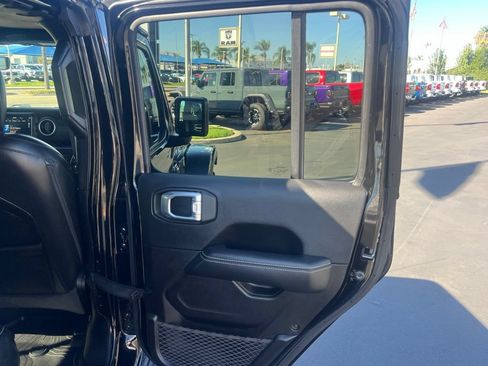 Used 2022 Jeep Gladiator Overland w/ Popular Equipment Package AWD/4WD image 44