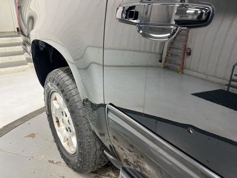 Used 2014 Chevrolet Suburban LT image 30