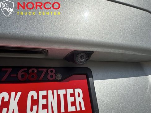 Used 2018 Ford Transit Connect XLT image 17