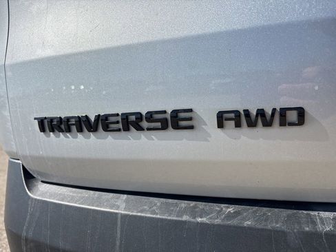 Used 2022 Chevrolet Traverse RS w/ LPO, Floor Liner Package image 5