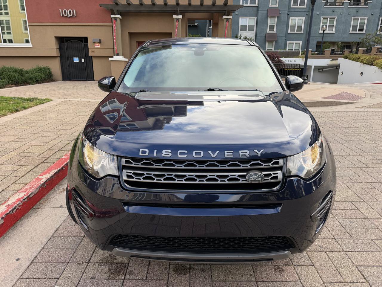 Used 2016 Land Rover Discovery Sport SE AWD/4WD image 16