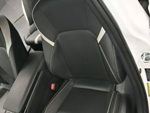 Used 2025 Toyota Camry SE w/ Convenience Package FWD image 9