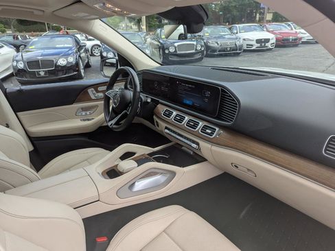 Used 2024 Mercedes-Benz GLE 450 4MATIC image 36