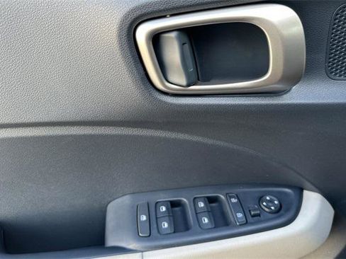 New 2025 Hyundai Venue Limited image 11