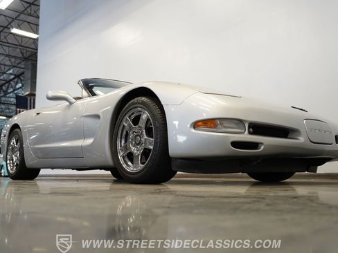 Used 1998 Chevrolet Corvette Convertible w/ Performance Handling Pkg RWD image 38