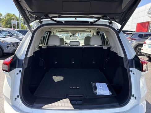 New 2026 Nissan Rogue SV AWD/4WD image 17
