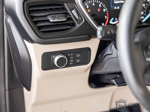 Used 2020 Ford Escape SE image 19