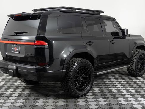 Used 2025 Lexus GX 550 image 4