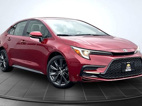 Used 2025 Toyota Corolla SE w/ Convenience Package FWD image 22