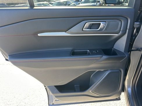 Used 2025 Ford Explorer ST-Line w/ ST-Line Street Pack image 28