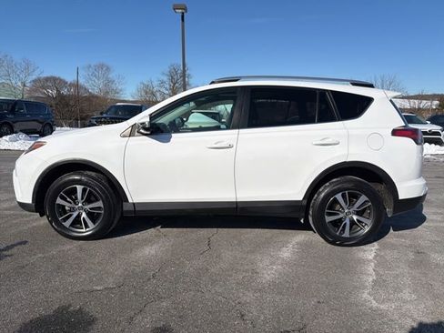 Used 2018 Toyota RAV4 Adventure image 5