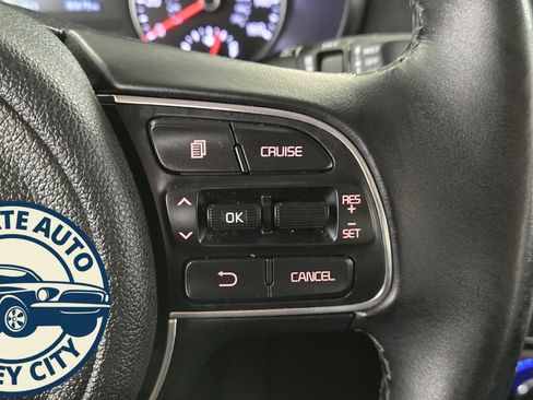 Used 2018 Kia Optima EX w/ Premium Package image 13