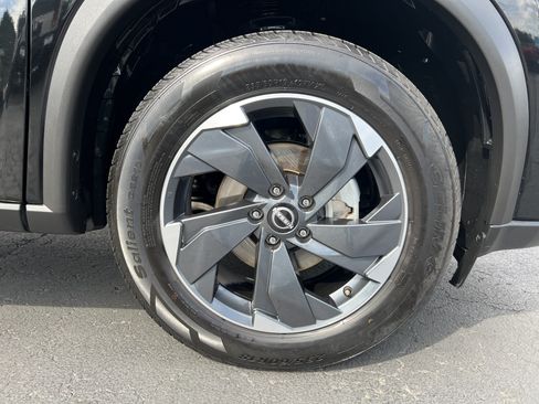 Used 2025 Nissan Rogue SV AWD/4WD image 9