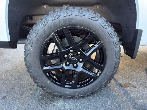 New 2026 Chevrolet Silverado 1500 LT Trail Boss w/ Convenience Package II AWD/4WD image 35